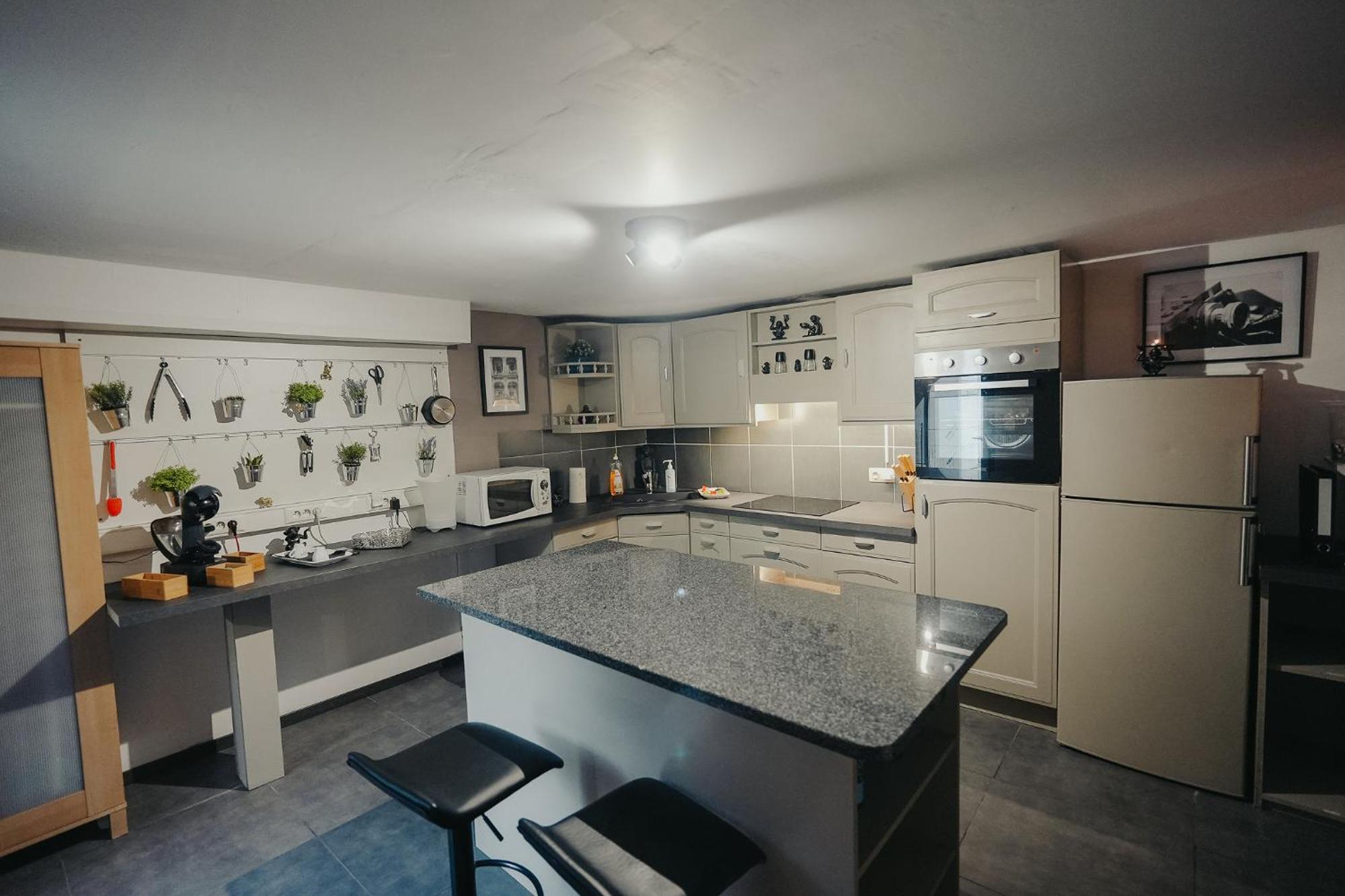 Vip Lounge Appartement Avec Jacuzzi Et Jardin Andenne المظهر الخارجي الصورة